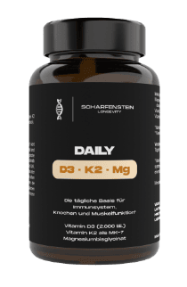 DAILY D3 • K2 • Mg Produktflasche auf weißem Hintergrund